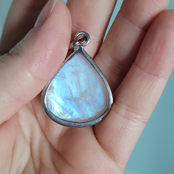 🌈 Rainbow Moonstone Pendant - Picture 4 of 5